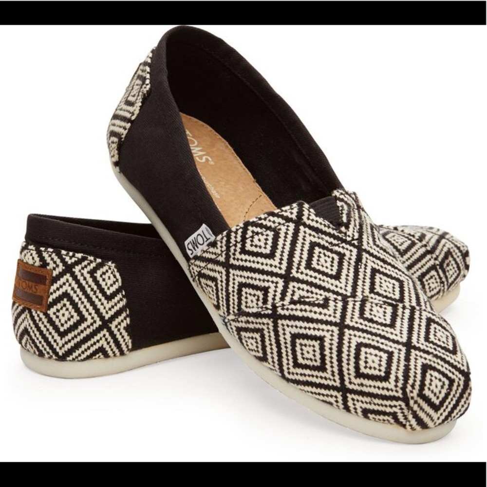 TOMS Black & White Woven Diamond Shoes
